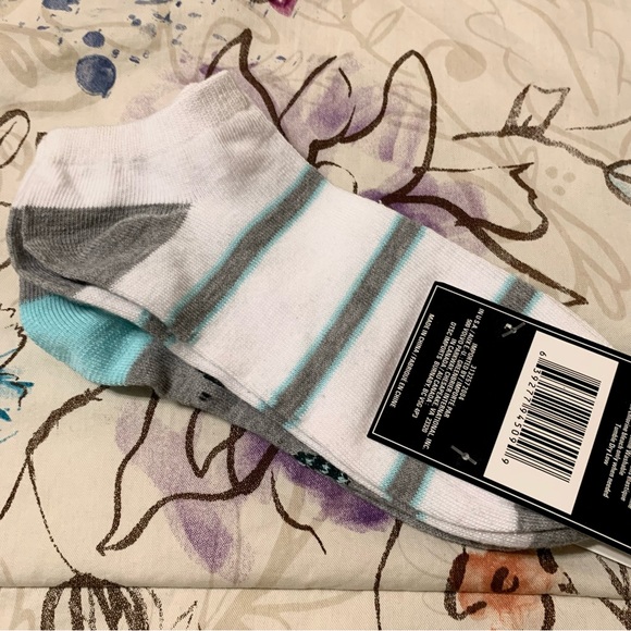 - 💜 Two Pairs of Cute Socks — Turtle and Stripe Socks - Picture 7 of 8